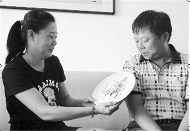 司機闖紅燈送傷者就醫 獲救者11年后當面謝恩