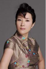 王靜：父母恩情記心間 孝女真心愛無邊