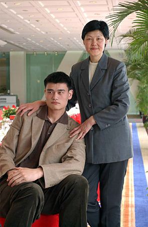 NBA孝子姚明對母親百依百順 艾弗森聽媽媽的話