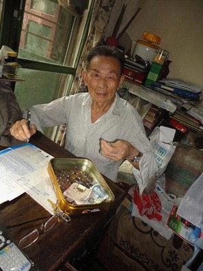 上海陳琦：每天捐出3元 每天做件善事