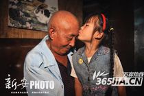 夫妻收養棄嬰27年