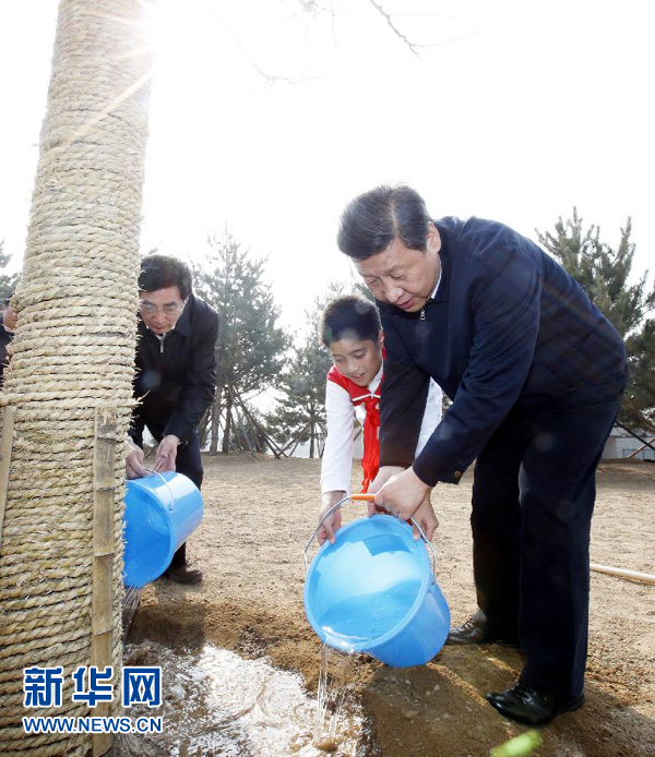 習近平總書在參加首都義務植樹活動