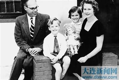 撒切爾全家福。