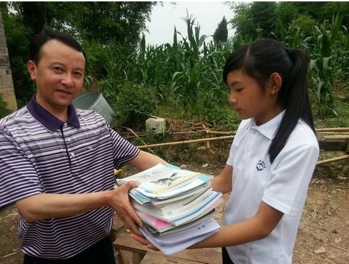 重慶涪陵：14歲女孩人生坎坷 師院附中重圓讀書夢