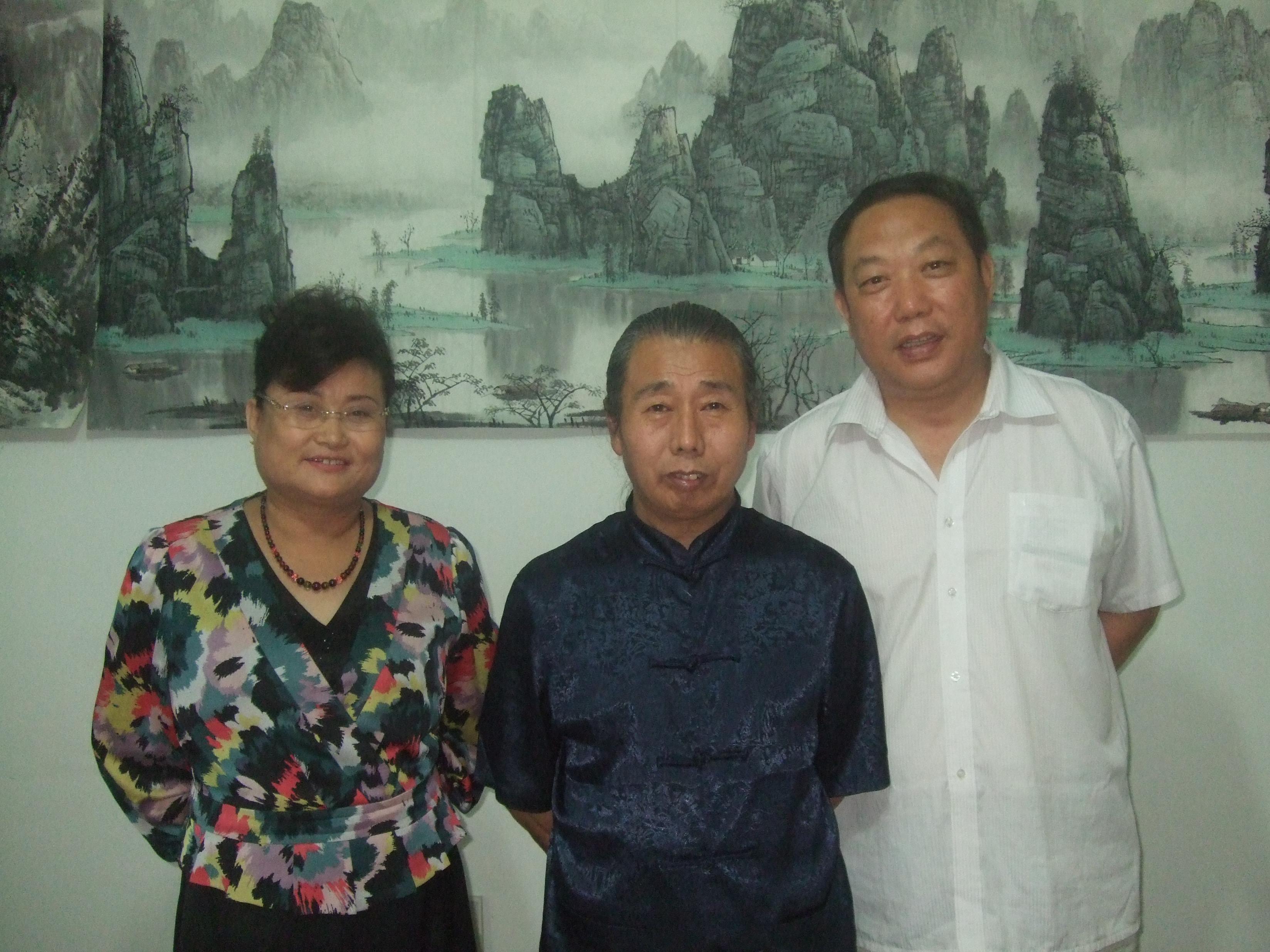 叩擊傳統與現代文化門   鋪就傳奇與現實人生路
