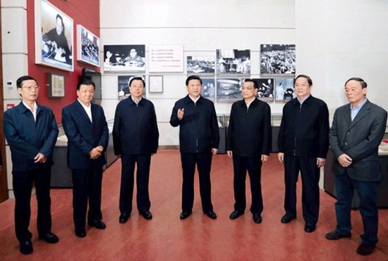 資料圖：習近平等七常委。